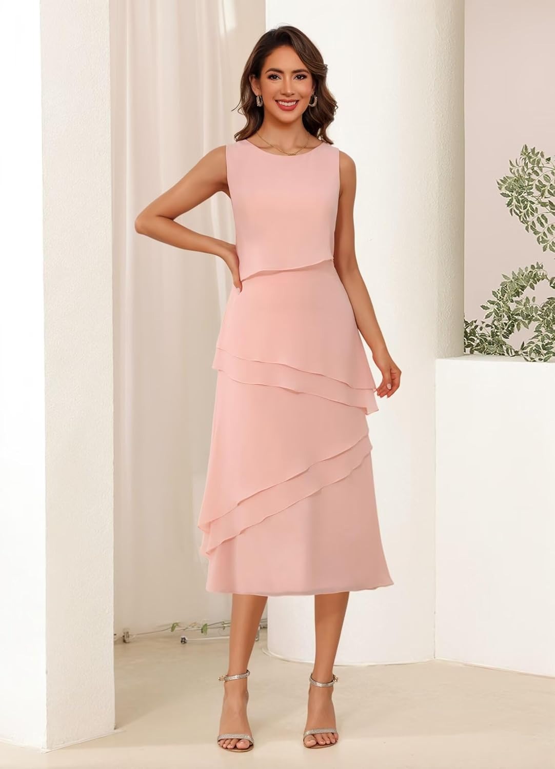 Chiffon Short Sleeves Round Neck A Line Mother of the Bride Dresses