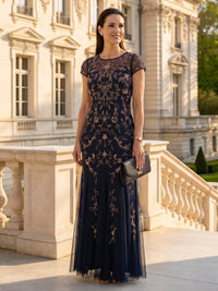 Lace Short Sleeves A Line Round Neck Long Mother of the Bride Dresses