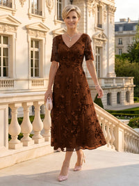 V Neck Tulle Short Sleeves Mother of the Bride/Groom Dresses Tea Length