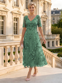 V Neck Tulle Short Sleeves Mother of the Bride/Groom Dresses Tea Length