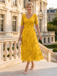 V Neck Tulle Short Sleeves Mother of the Bride/Groom Dresses Tea Length