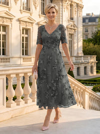 V Neck Tulle Short Sleeves Mother of the Bride/Groom Dresses Tea Length