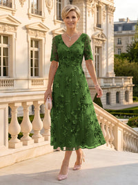 V Neck Tulle Short Sleeves Mother of the Bride/Groom Dresses Tea Length