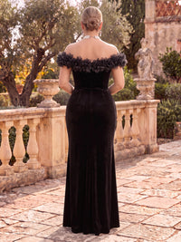Plus Size Velvet Mother of the Bride/Groom Dresses Sheath Sleeveless Off the Shoulder Floor Length 3D Flowers