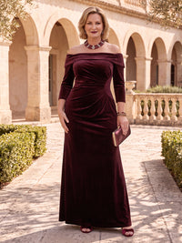 Plus Size Velvet Mother of the Bride/Groom Dresses Sheath 3/4 Sleeves Off the Shoulder Floor Length