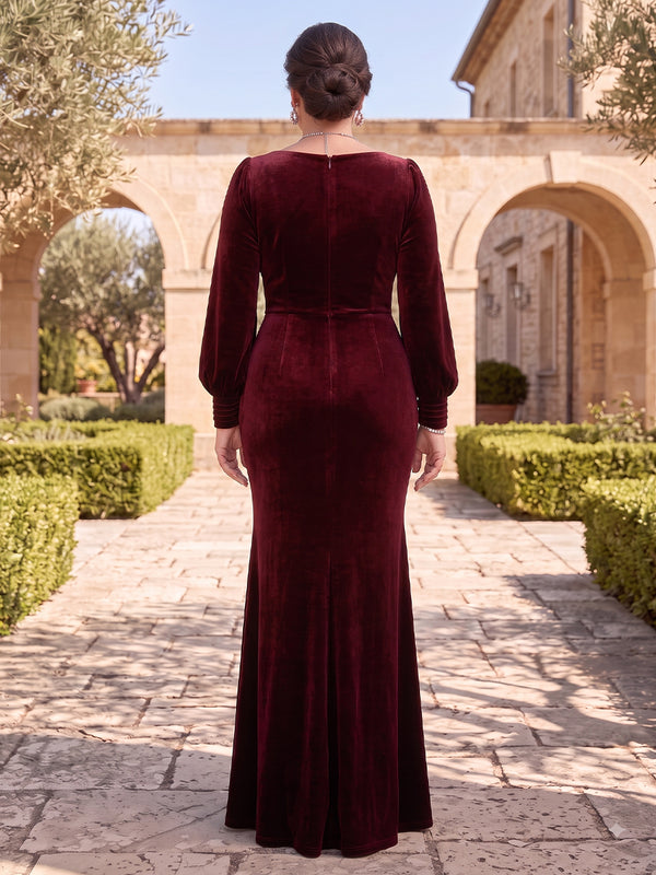 Plus Size Velvet Mother of the Bride/Groom Dresses Sheath Long Sleeves Square Neck Floor Length