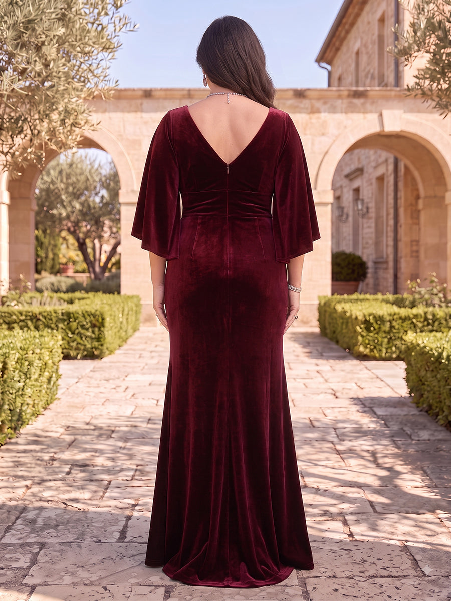 Plus Size Velvet Mother of the Bride/Groom Dresses Sheath Flutter Sleeves V Neck Floor Length