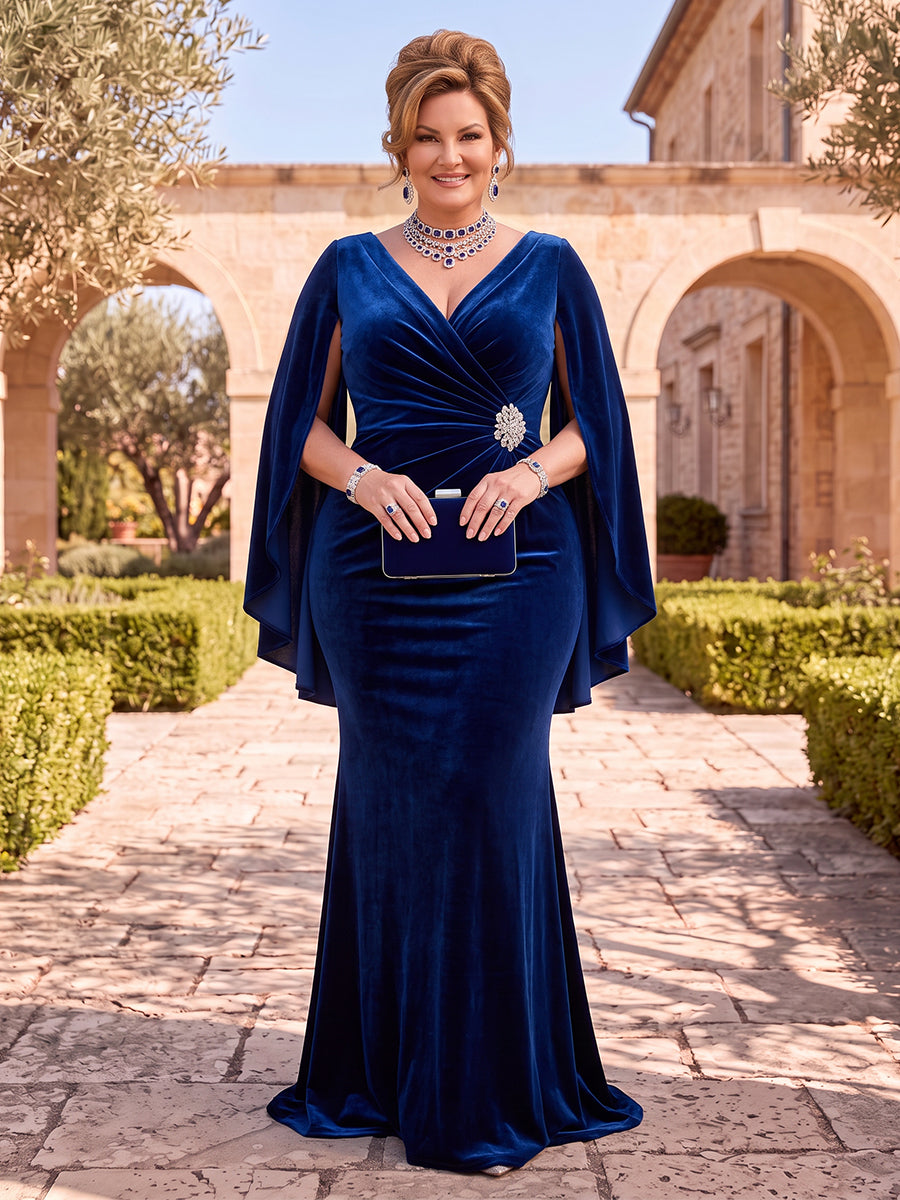 Plus Size Velvet Mother of the Bride/Groom Dresses Sheath Cape Sleeves V Neck Floor Length