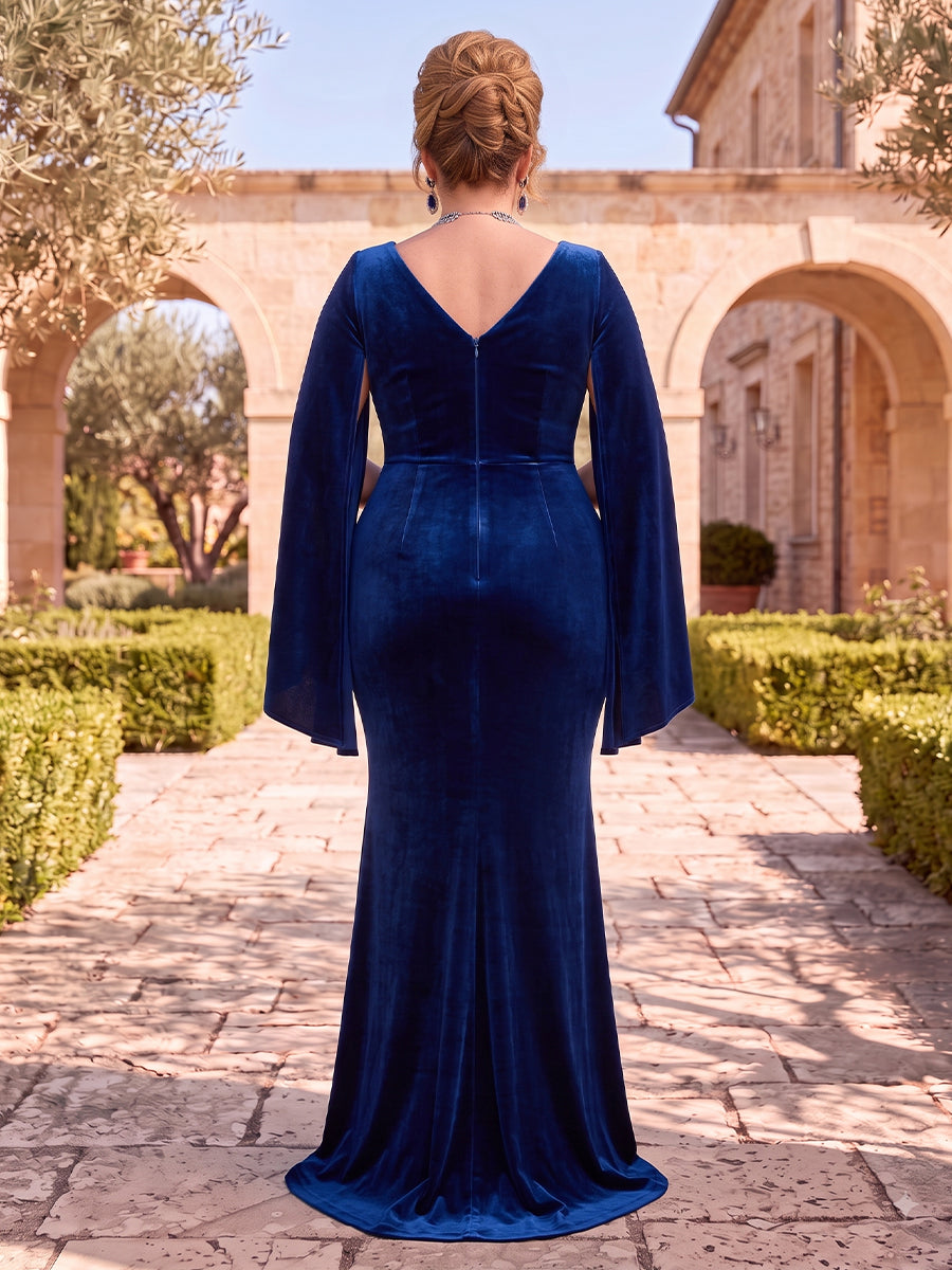 Plus Size Velvet Mother of the Bride/Groom Dresses Sheath Cape Sleeves V Neck Floor Length