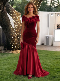 Velvet Mother of the Bride/Groom Dresses Mermaid/Sheath Off the Shoulder Cap Sleeves