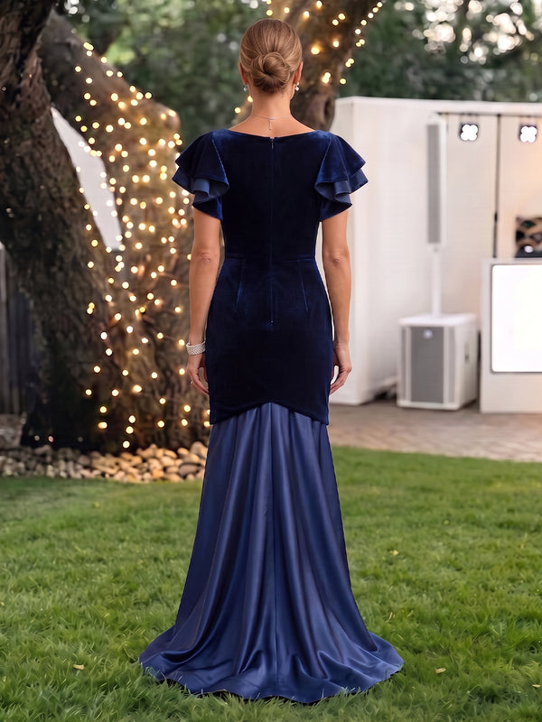 Velvet Mother of the Bride/Groom Dresses Mermaid/Sheath Scoop Neck Ruffle Sleeves