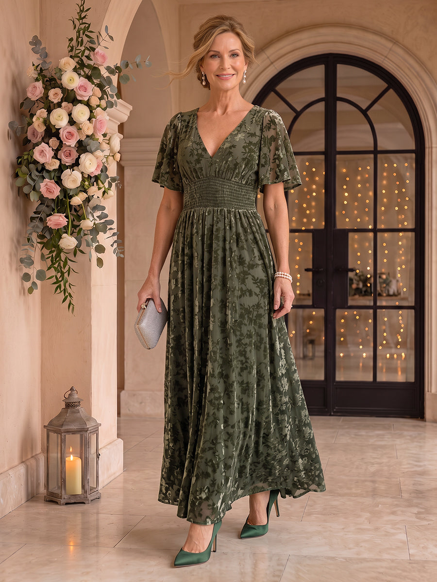 Velvet Mother of the Bride/Groom Dresses A Line V Neck Short Sleeves