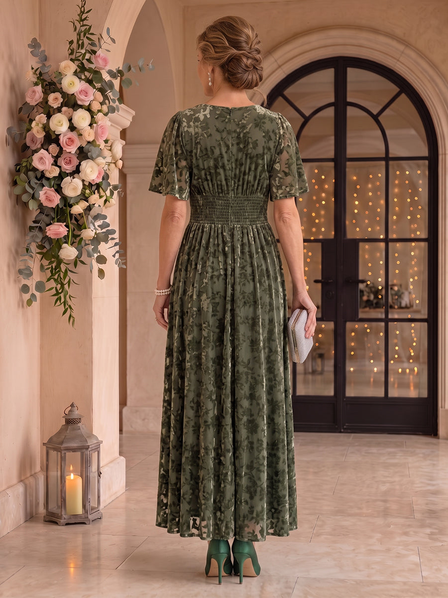 Velvet Mother of the Bride/Groom Dresses A Line V Neck Short Sleeves
