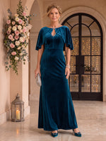 Velvet Mother of the Bride Groom Dresses Mermaid/Sheath Boat Neck Cape Sleeves