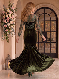 Velvet Mother of the Bride/Groom Dresses Mermaid/Sheath Round Neck Long Sleeves