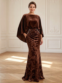 Cape Sleeves Velvet Mother of the Bride/Groom Dresses Mermaid/Sheath Scoop Neck with Pocket