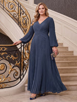 Plus Size Long Sleeves A Line Mother of the Bride/Groom Dresses Pleated Chiffon Floor Length V Neck