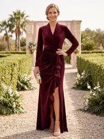 Velvet Mermaid/Sheath Mother of the Bride/Groom Dresses with Slit V Neck Long Sleeves Ruffle