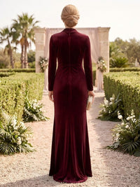 Velvet Mermaid/Sheath Mother of the Bride/Groom Dresses with Slit V Neck Long Sleeves Ruffle