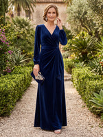 Long Sleeves Velvet Mermaid/Sheath Mother of the Bride/Groom Dresses with Ruffle V Neck Floor Length