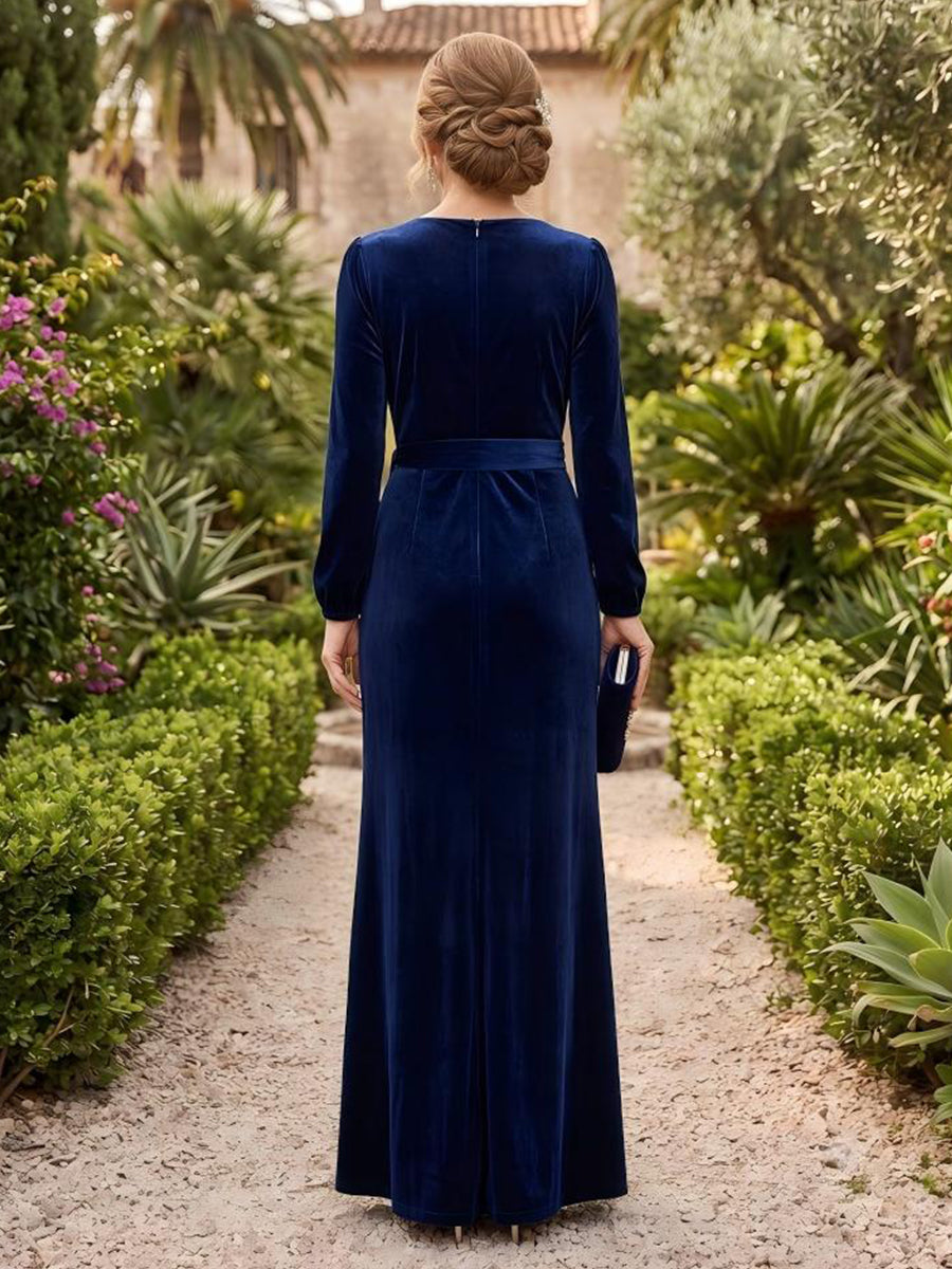 Long Sleeves Velvet Mermaid/Sheath Mother of the Bride/Groom Dresses with Ruffle V Neck Floor Length