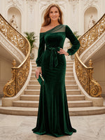 Velvet Mermaid/Sheath Long Sleeves Mother of the Bride/Groom Dresses One Shoulder Floor Length with Bow