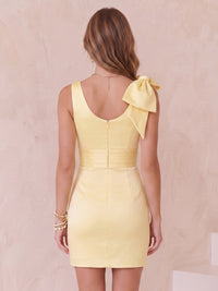 Satin Mermaid V Neck Sleeveless Short Homecoming Dresses with Bow